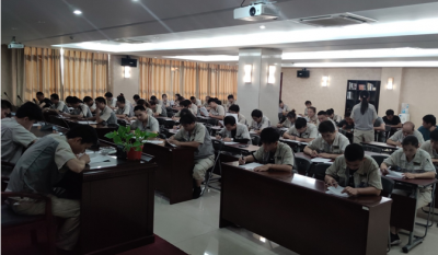 素質(zhì)就業(yè)，技能立業(yè)